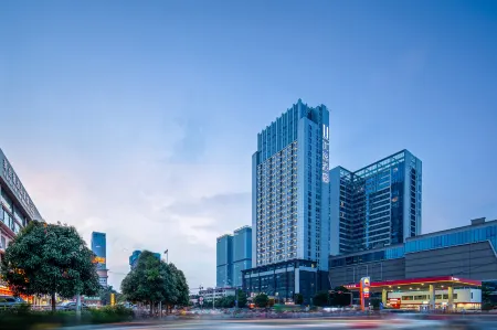 Ueasy Hotel (Nanning East Railway Station Langdong Bus Station Metro Station Branch) Отели рядом с достопримечательностью «Guangxi University of Foreign Languages»