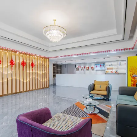 Yifan Light Luxury Hotel