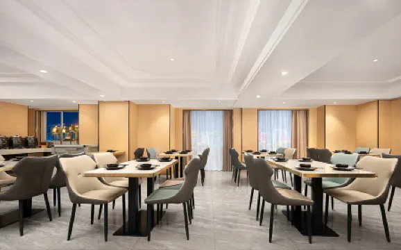 Vienna International Hotel (Luohe Exhibition Center Songjiang Food Street Branch)