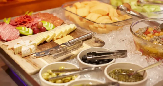 Bizotel Premier Hotel & Residence Отели рядом с достопримечательностью «Sea Life Bangkok океанариум»