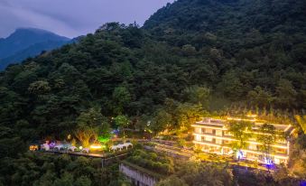 Qingcheng Mountain Wuchen One-night Forest Hot Spring Hotel