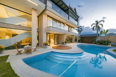 Xishuangbanna Jinghong Neverwinter Hotel فنادق في 