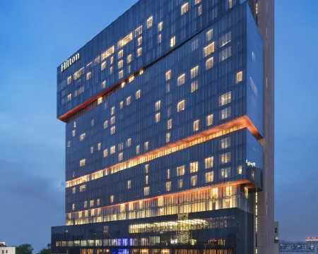Hilton Guangzhou Tianhe Hotels in Guangzhou