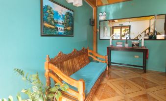 RedDoorz @ Farm Side Hotel Laoag City