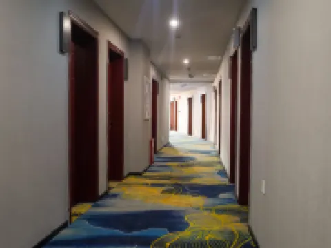 Unitour Hotel (Ganzhou International Agricultural Products Trading Center)