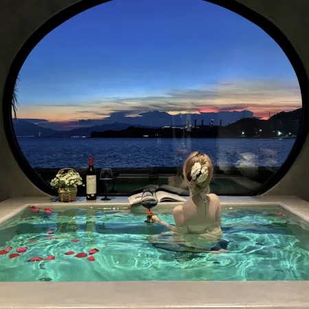 June Sea Hotel