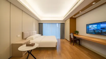 Ruihao Yazhi Hotel (Century City Metro Station, New Convention and Exhibition Center)