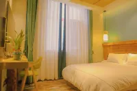 Yuxi Fuxian Lake Blue Lake Time Homestay
