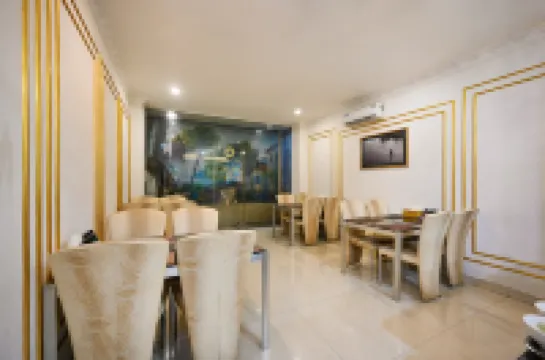 โรงแรมโกลเดน สตาร์ โรงแรมใกล้ไปรษณีย์กลาง