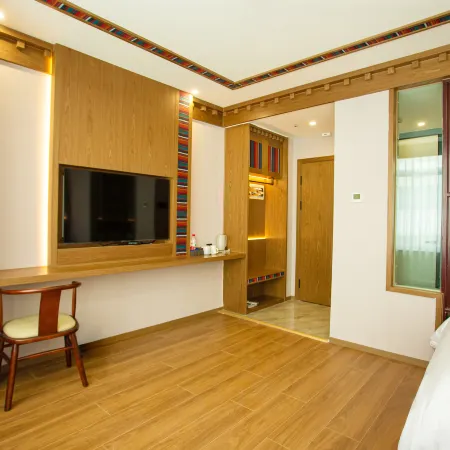 Kangding Renjia  Culture Theme Hotel