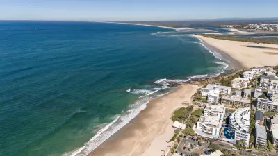 Rolling Surf Resort Sunshine Coast
