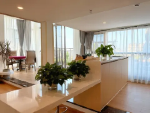 峨眉山浮光湖畔飯店（高鐵站峨秀湖旅遊度假區店）