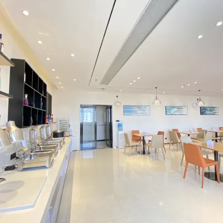 City Comfort Inn Hotel (Jingshan Xinshi Avenue People's Government)