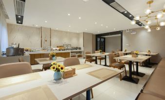 Borrman Hotel (Yulin High-Speed Railway Station Nanxing Square)