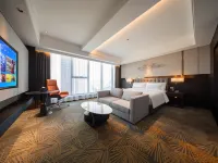 The GiorgioMorandi Hotels (Jinan Quancheng Plaza Commercial Area Daming Lake) Hotels near Black Tiger Spring