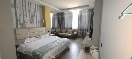 Changning Kaslongyin Grand Hotel Отели рядом с достопримечательностью «Yunnan Black Hot Spring RV Camping Base»