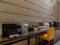 如家精選飯店（南京龍江地鐵站定淮門大街店） 龙江附近的飯店