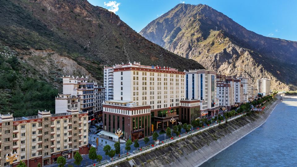 Lanfeng Hotel