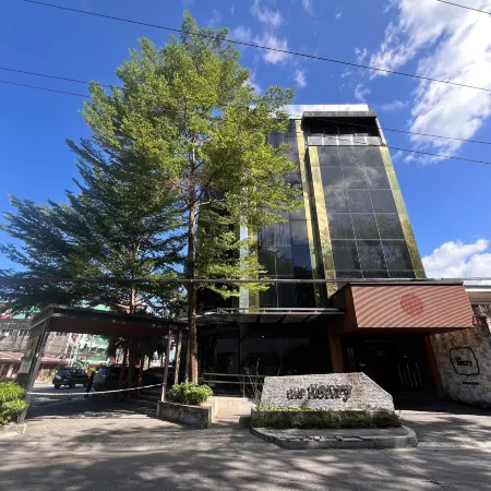 The Henry Hotel Roost Bacolod