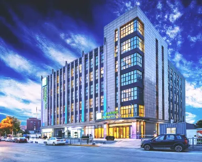 Holiday Inn Express Shanghai Hongqiao North Hotels in Shanghai