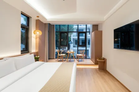 Nanxun Towns Anyu Nanshe Homestay Отели рядом с достопримечательностью «Zhejiang University of Water Conservancy Hydropower (Nanzhang Campus)»