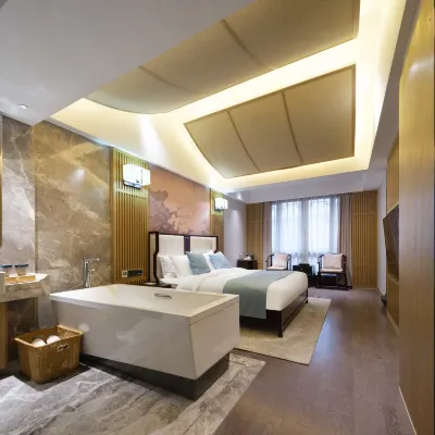 CLOUDS   MOUNTAIN  VILLA Hotels near Qinghe Square