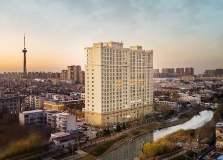 Songhua Hotel Отели рядом с достопримечательностью «Huangsong Daguan Xingkong Keji Art Museum»