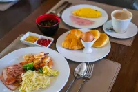 Balcony Courtyard Sriracha Hotel & Serviced Apartments - breakfast