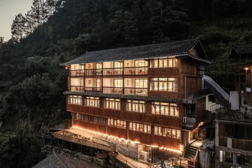 Chunxiao Mid-Levels Cave Panorama Hotel Hotels in Leishan