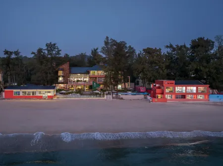 Shenzhen Maancoco Seaview Villa (Jiaochangwei Coastline) Отели рядом с достопримечательностью «Dapeng Dongshan Temple»