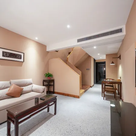 Chizhou Red Monograph Resort Hotel (Jiuhua Tianchi)