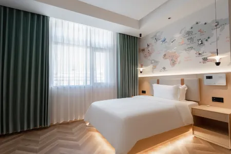 Everest International Hotel