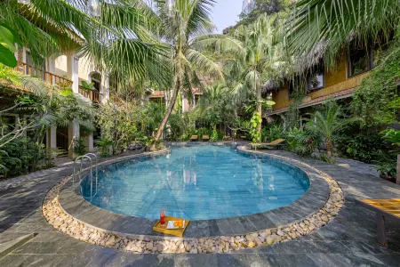 Trang An Aroma Ecolodge Ninh Binh Отели рядом с достопримечательностью «Hanh Cung Vu Lam»