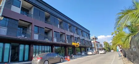 Happy Hotel Aonang Krabi  Отели рядом с достопримечательностью «Рейли-Бич»