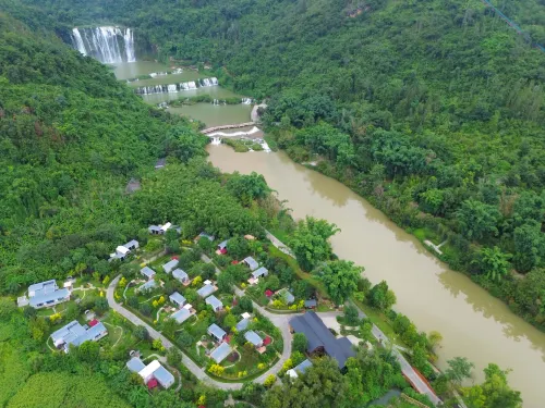 Luoping JiuLong Waterfall Lakeside Courtyard