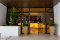 VIP Executive Suites do Marques Hotel Hotels near Ulysses Tower