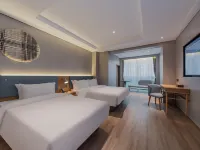 Homeinn · neo Hotel (Shanghai Caohejing Hongmei Road Subway Station) Hotels near Caohejing