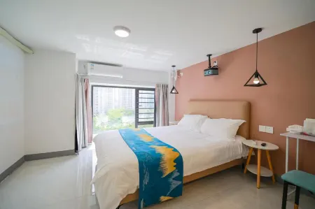 Minhou Lakefront Movie Apartment Отели рядом с достопримечательностью «Qishan Wanfo Temple»