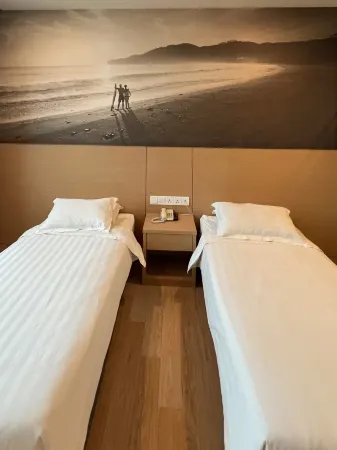 D Arc Hotel Отели рядом с достопримечательностью «M-Cubed Bar»