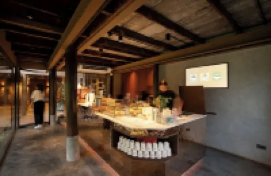 ศยามะ เรสซิเดนซ์ และคาเฟ่