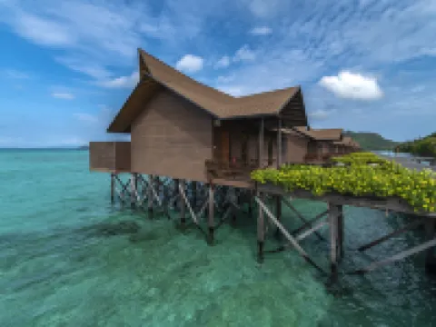 Pearl Island Resort トゥン・サカラン海洋公園周辺のホテル