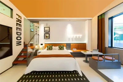 VISHAN· Vishang Designer Tide Hotel (Zhongshan Road Pedestrian Street Store) Hotels near International Trade Phoenix Park