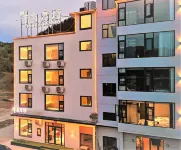 Luanchuan Banmu Fangtang Homestay (Laojunshan Branch)