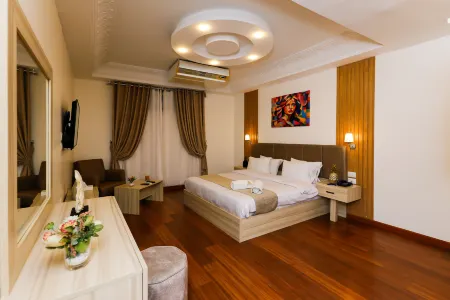 Pyramid Edge Hotel & Exclusive Pyramids View Rooftop Отели рядом с достопримечательностью «Пирамида царицы Хетепхерес I»