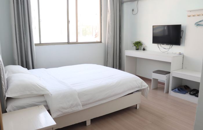 Huaining Shengli Hotel ( Citizen Square Duxiu Park)