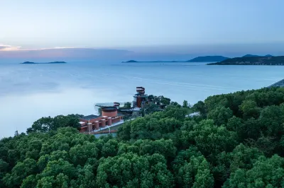 LIM·橘子灣全湖景美宿（太湖西山店） 上海海關學院(蘇州分院)附近的飯店
