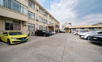 Jitai Chain Hotel (Shanghai Wildlife Park)