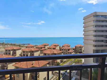 Shanhaiyunju · 180 ° Sea View Boutique Apartment Отели рядом с достопримечательностью «Three Reef Range Rover»