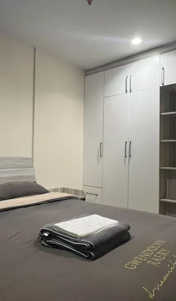 2 ห้องนอน และ 1 ห้องนั่งเล่น