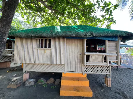 Lumiere Beachfront Resort Отели рядом с достопримечательностью «Las Casas Filipinas»